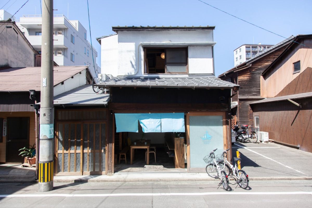 Fukuoka Guesthouse SHIP
