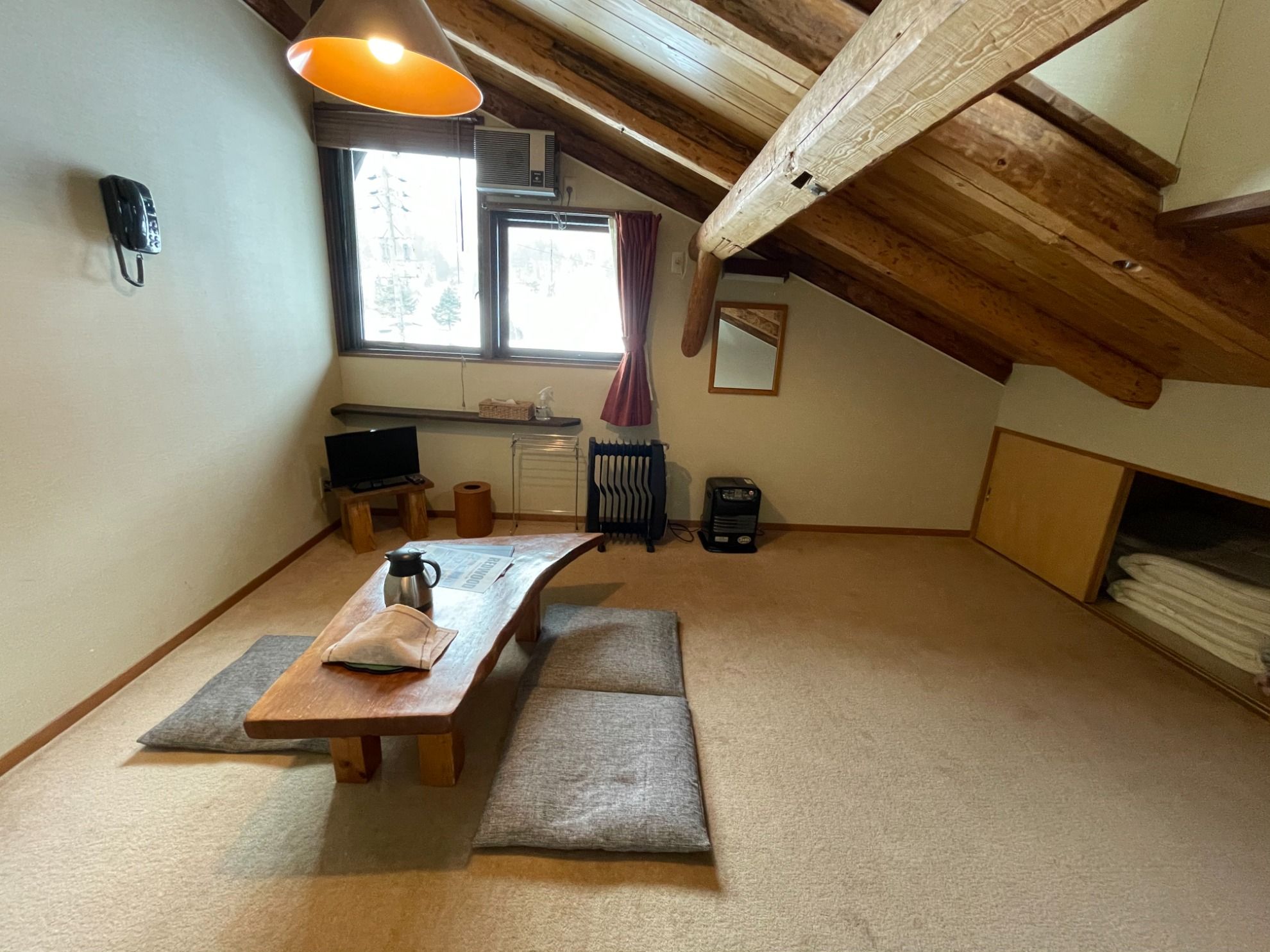 屋根裏部屋8畳