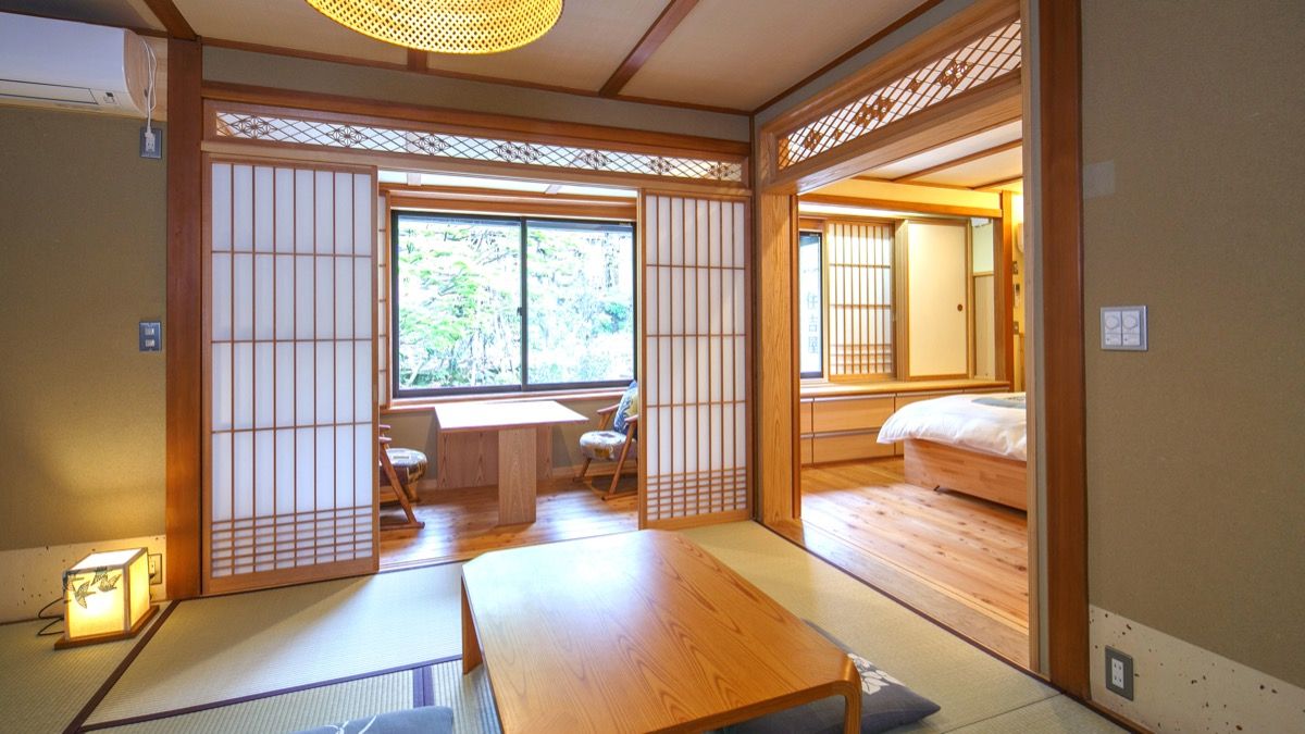 白露（本館２階・和洋室・トイレ付・４２平米）