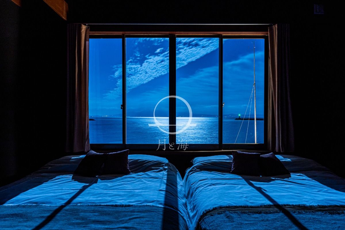 月と海 - 1