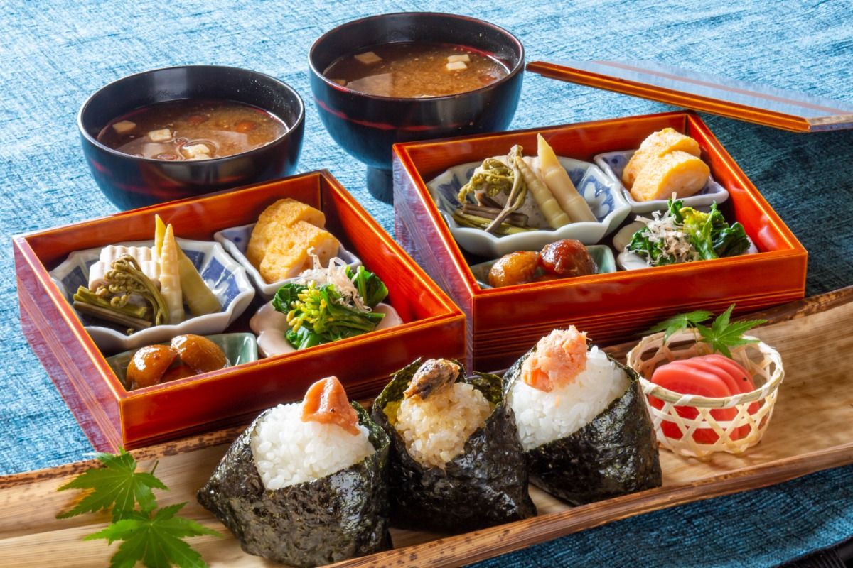 【朝食付き】出来立てのおむすびと郷土料理をそっとお届け - 2