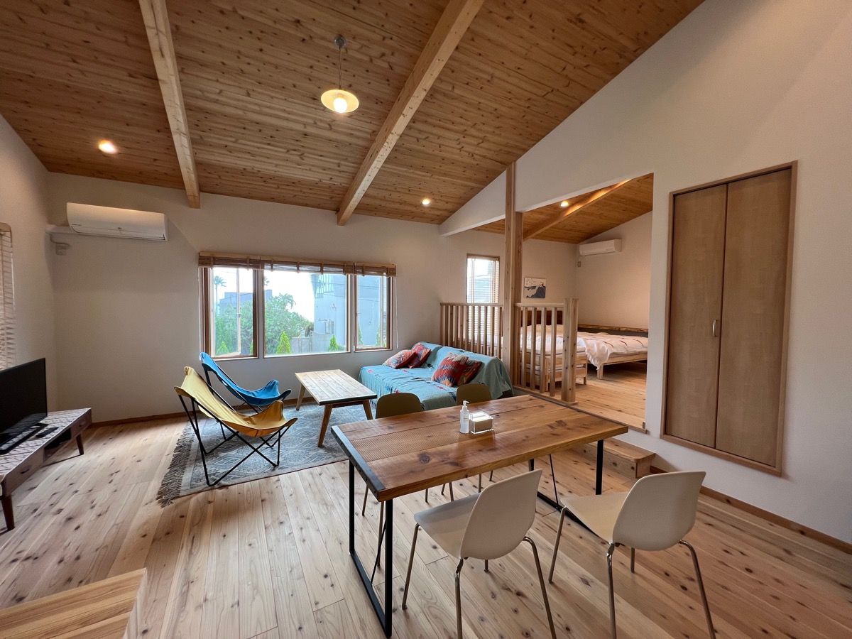 ROOM2