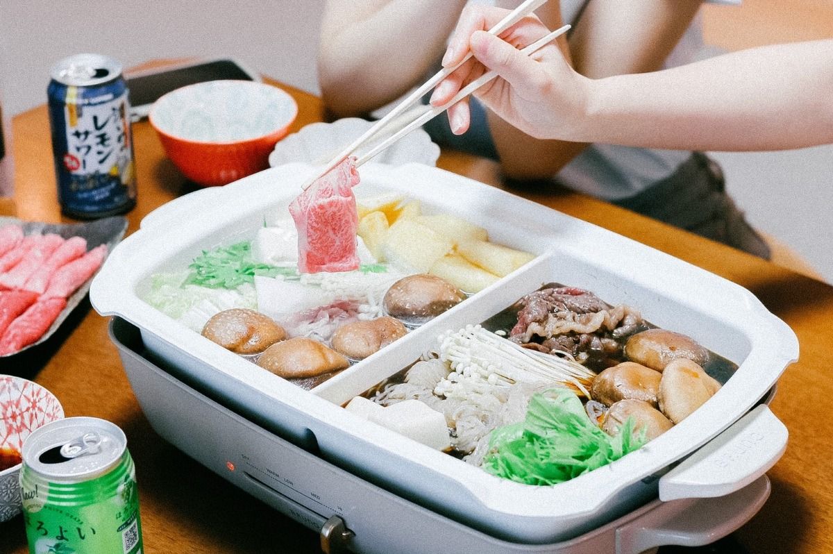 【すき焼き又は特選牛しゃ ぶ仕出し付】とろける和牛を掘り炬燵で - 4