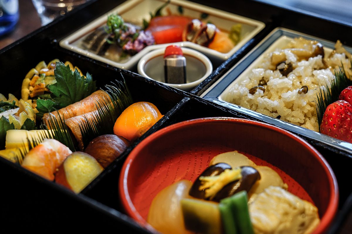 夕朝食付き(「喜庵 一能」松花堂御膳と地酒)※部屋食 - 5