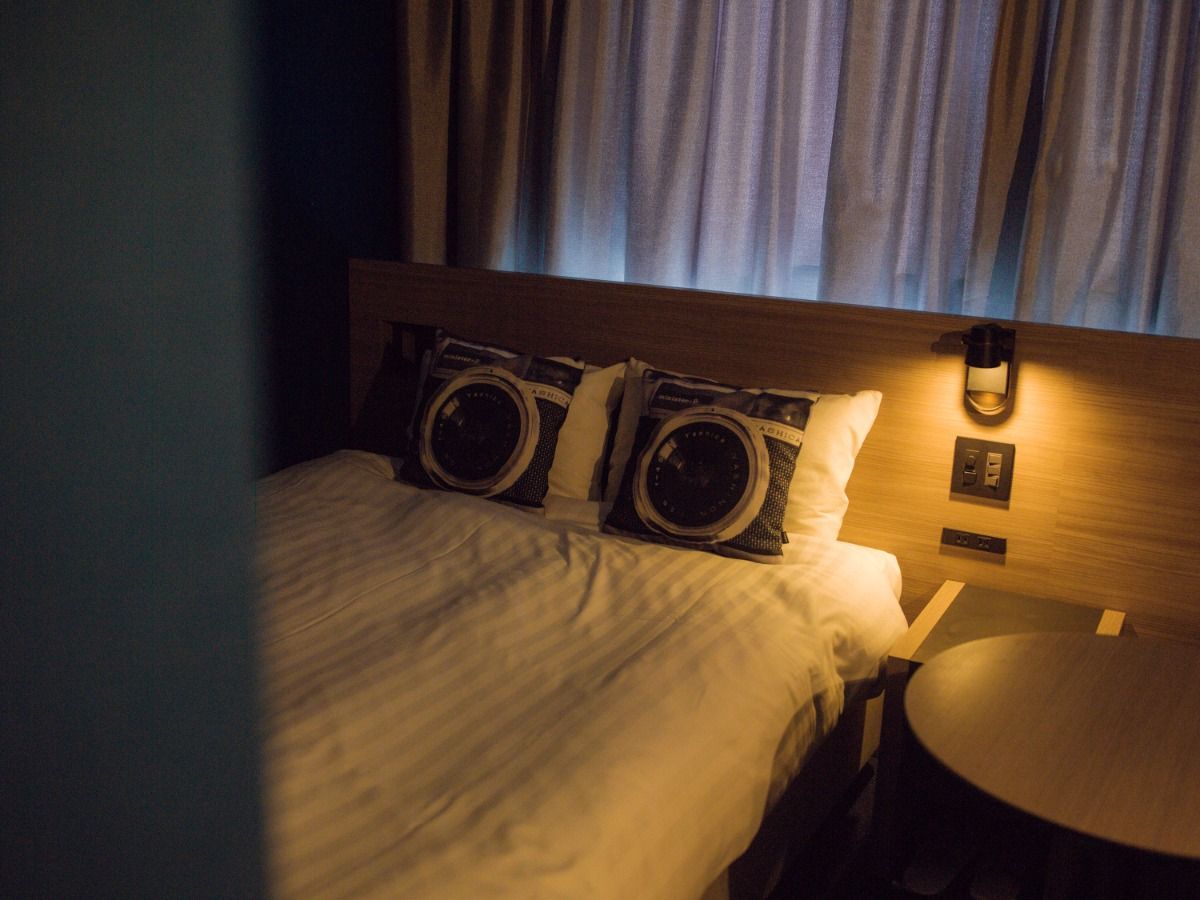 SINGLE ROOM