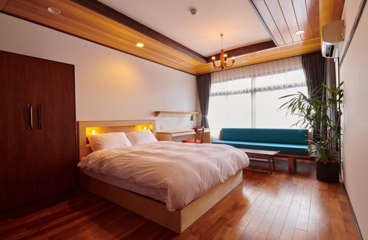 RYOKAN PLUM