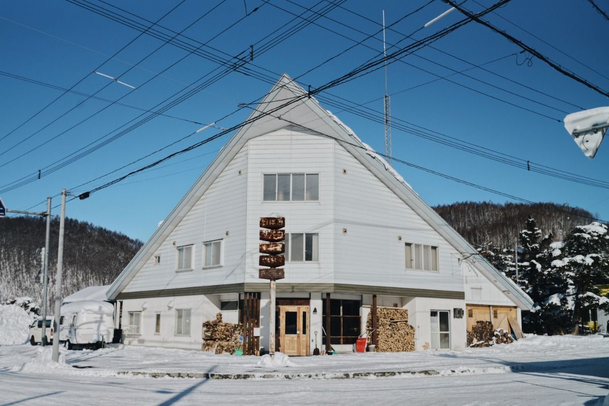 RONENAI BASE