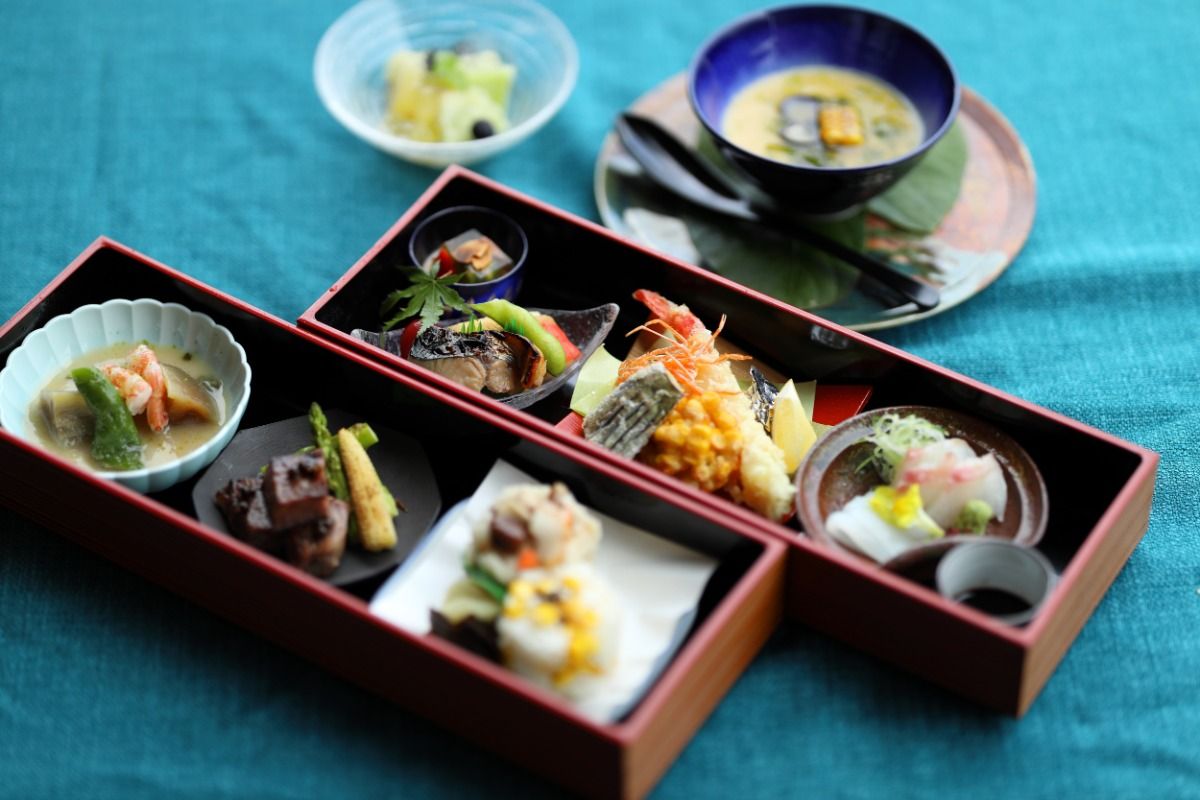 お部屋で味わう｜田中シェフ 創作和食の箱膳