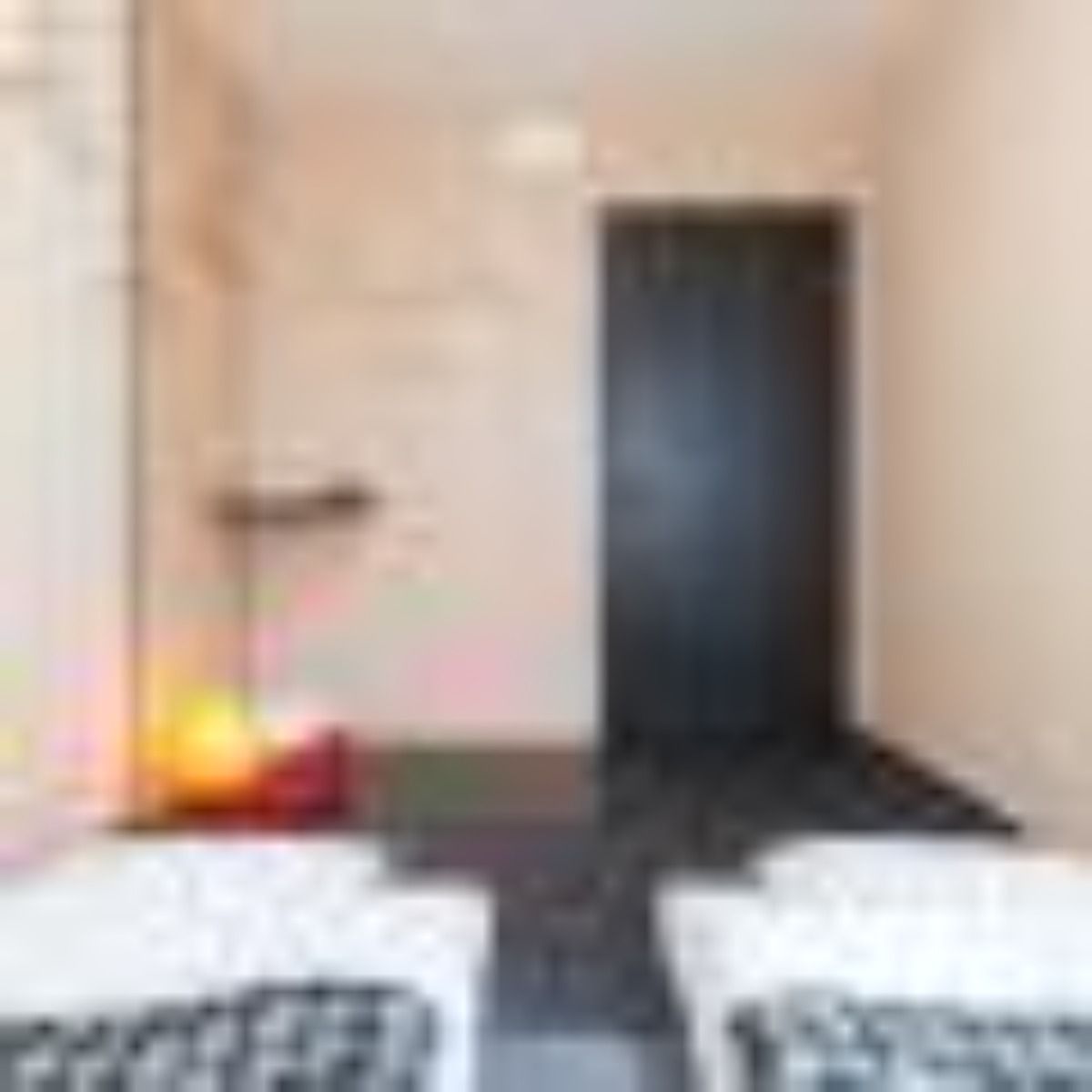 Twin room with shared bathroom - 2