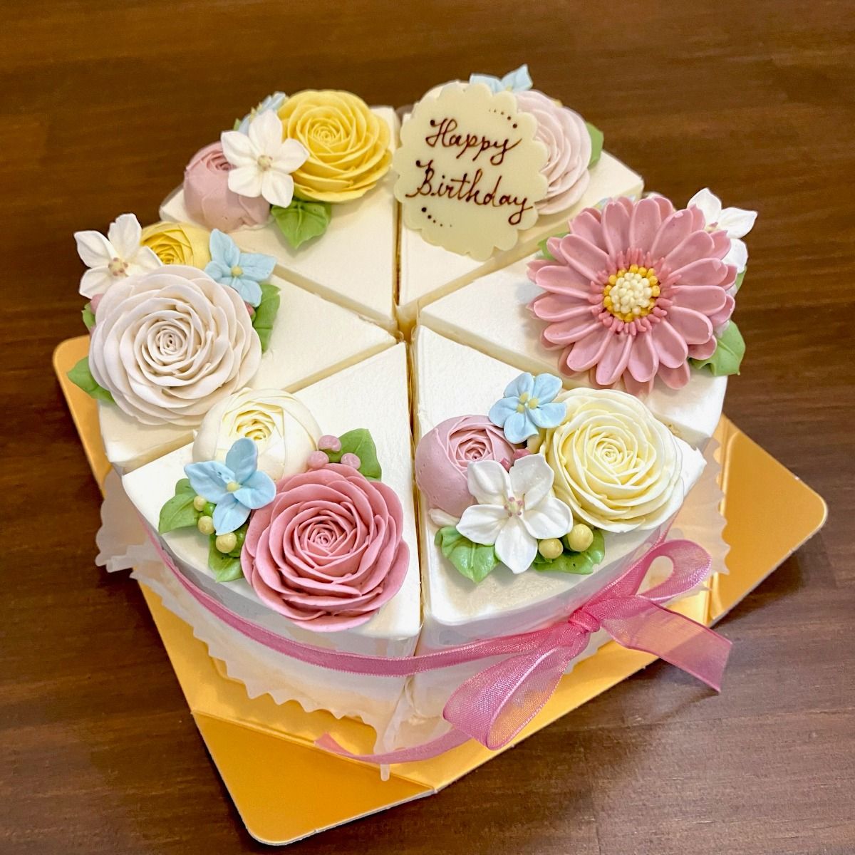 Accommodation plan with cakeworks kinpika flower cake - 4