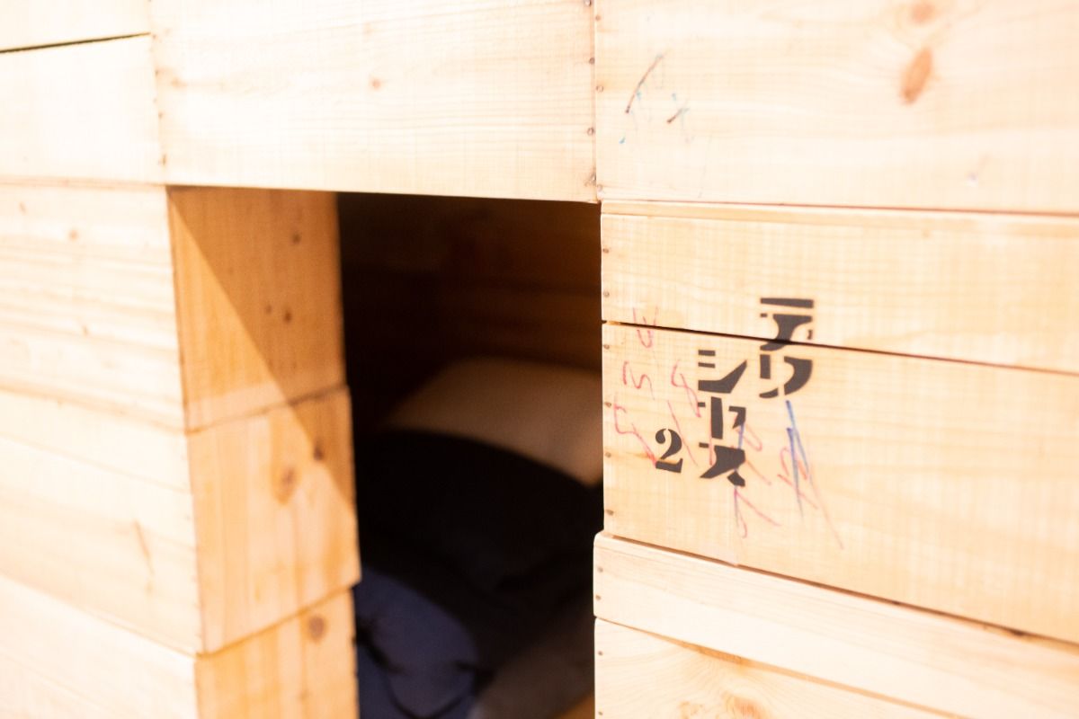 男女共用りんご箱ドミトリー