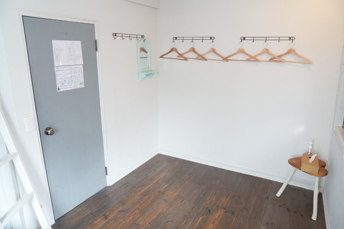 Room2 - 5