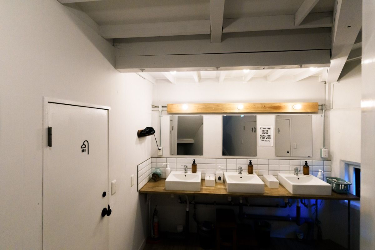 Room7 - 6