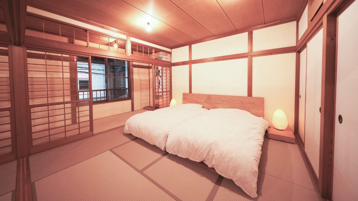 波と月