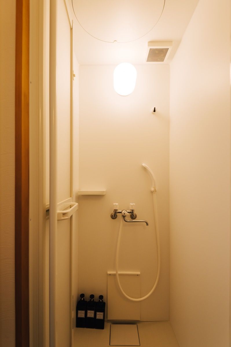 Modern Queen Room - 3