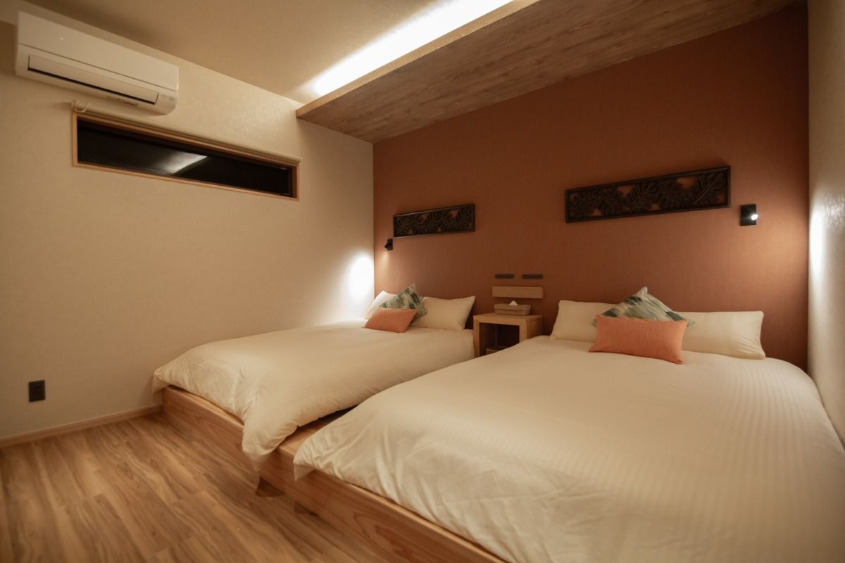 Room 01