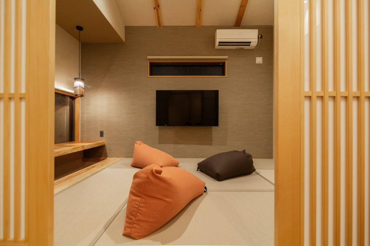 Room 01 - 8