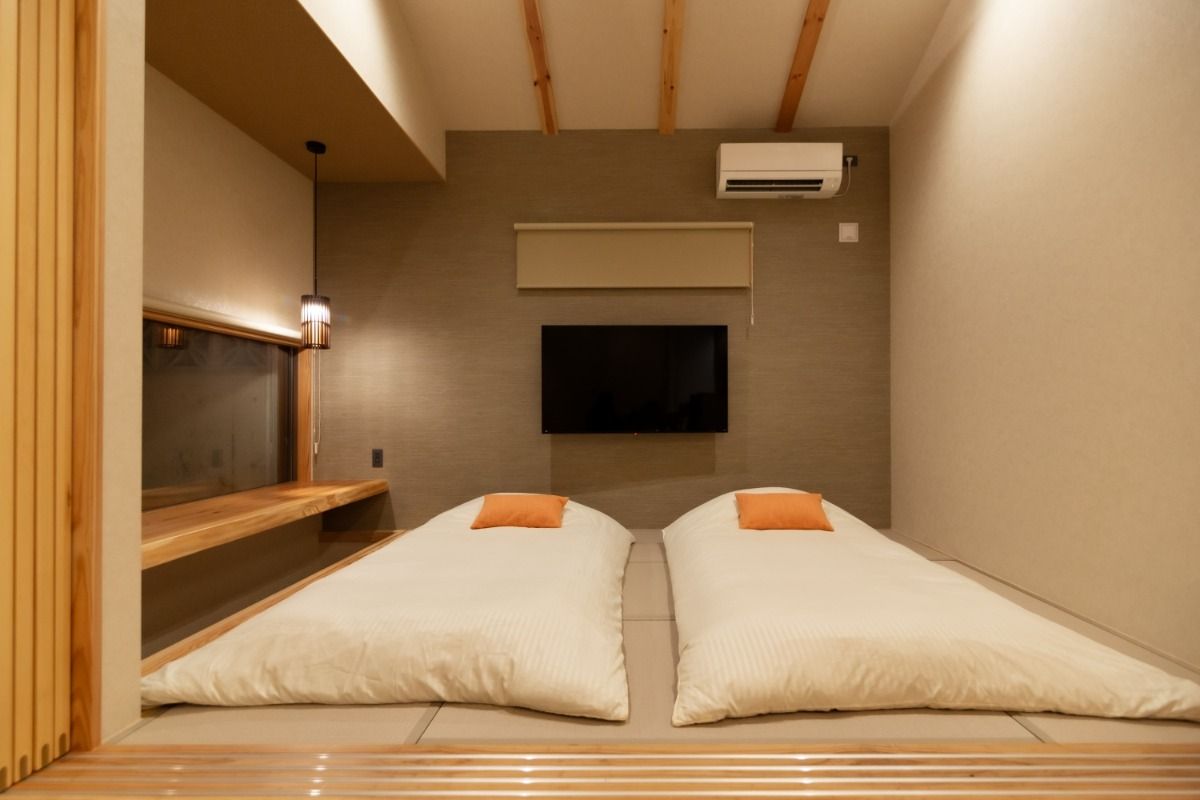 Room 01 - 12