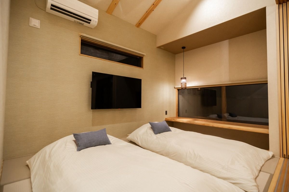 Room 02 - 15
