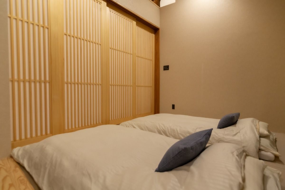 Room 02 - 16