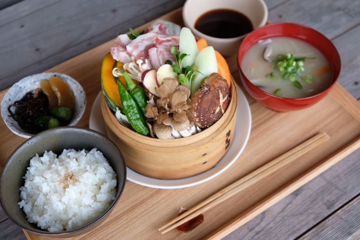内子晴れでご飯も せいろ蒸し夕食プラン