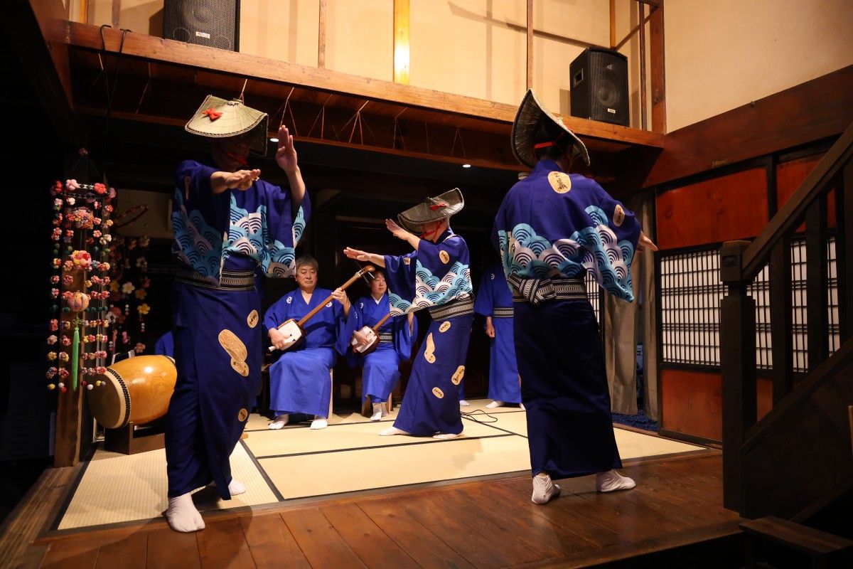 【2名以上｜1泊朝食】立浪会公演＆佐渡おけさ体験｜サウナ付