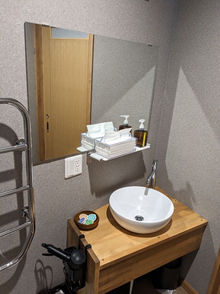 Room No.203 - 3