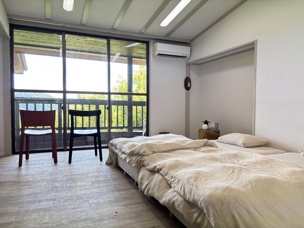 ROOM - 2
