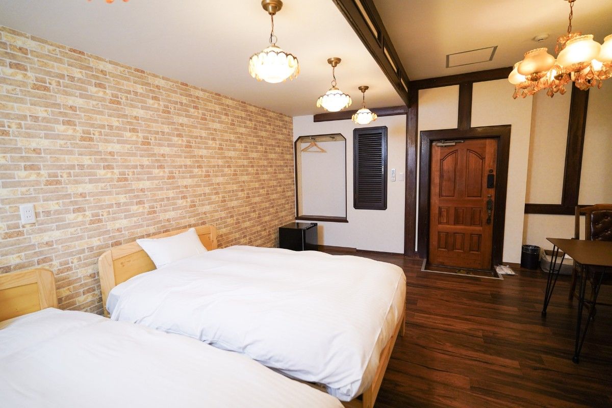 GOOD OLD HOTEL - 3