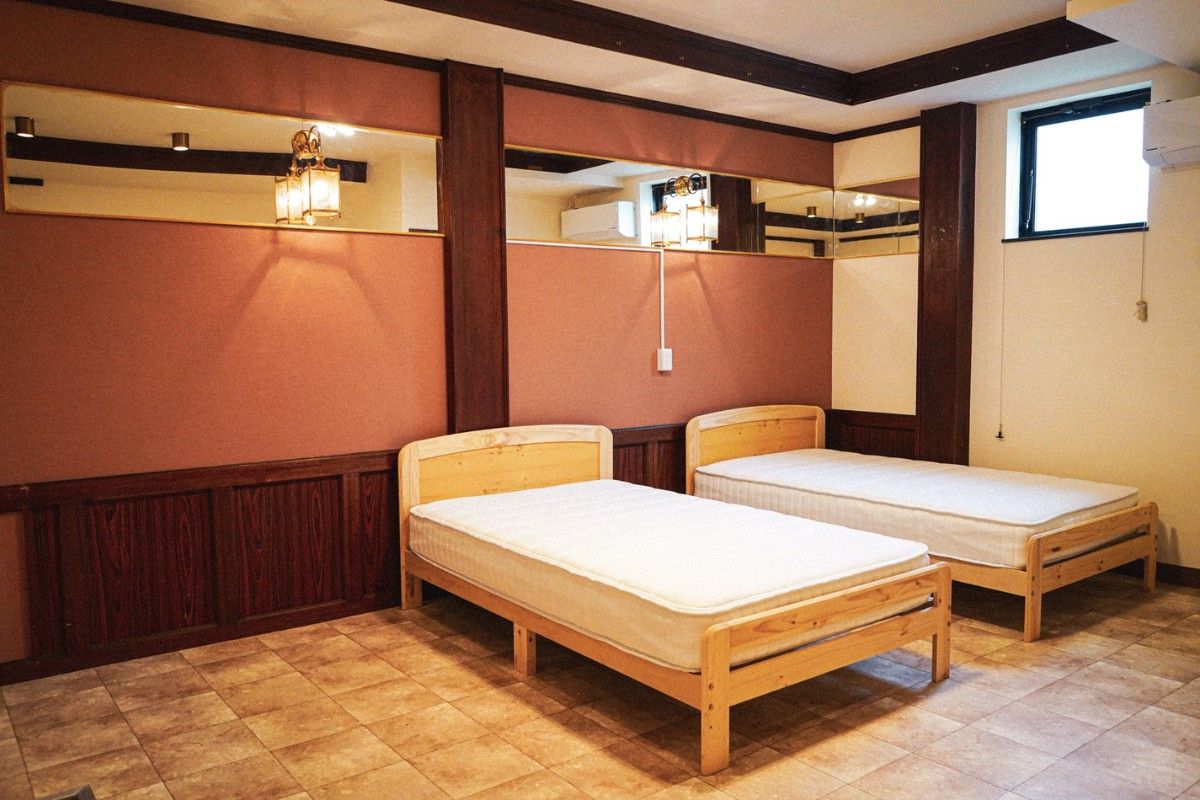 GOOD OLD HOTEL - 4