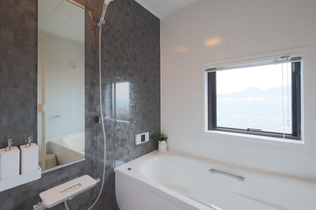 ROOM B - 6