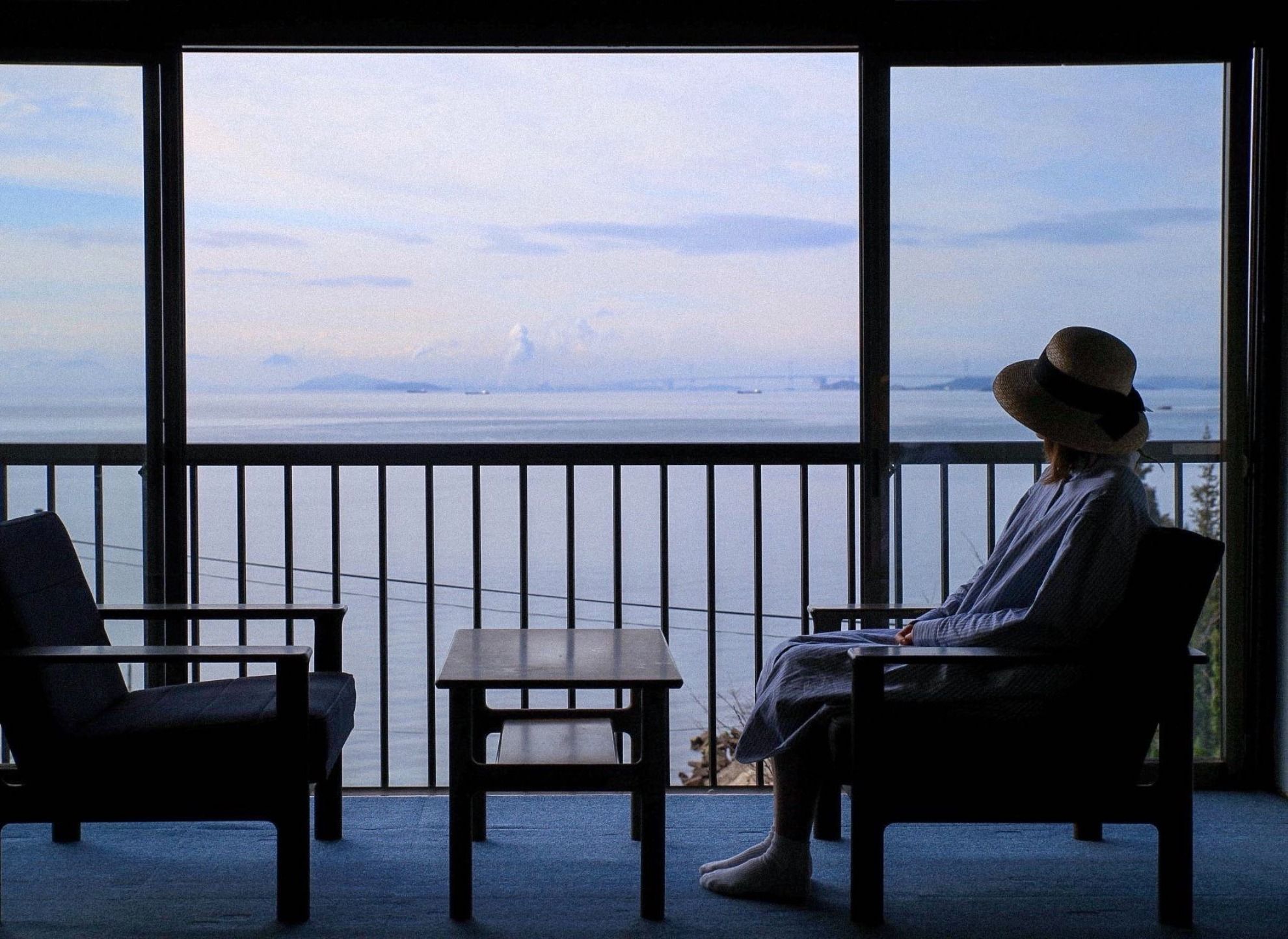 瀬戸内海が一望できる"泊まれるデニム屋"