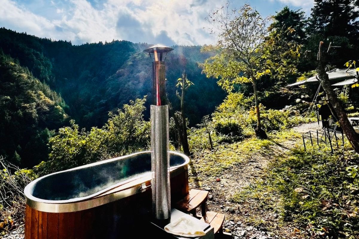 露天薪風呂(Outside hot tub）