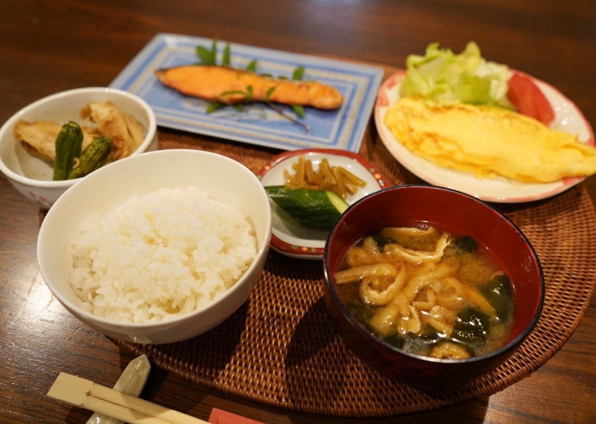 朝食付き