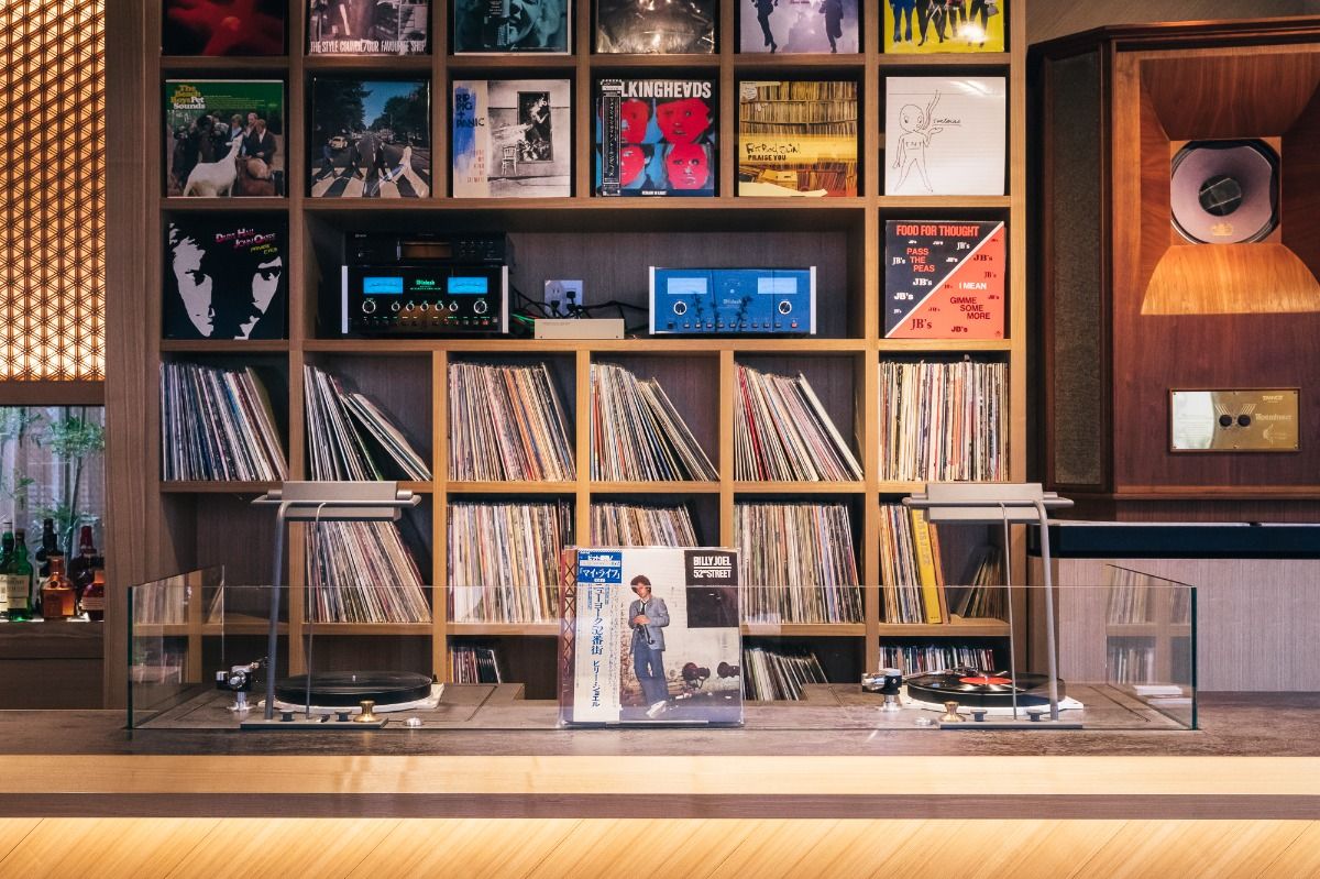 MUSIC BAR
