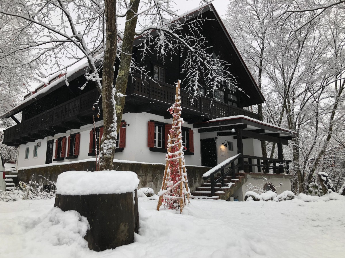 HOUSE OF FINN JUHL HAKUBA