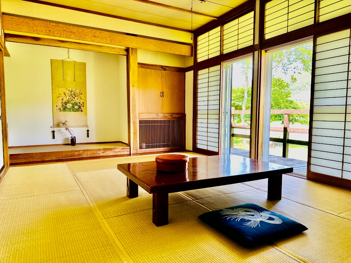 高原を望む【和室ラージ】ウッドデッキ付き・トイレなし