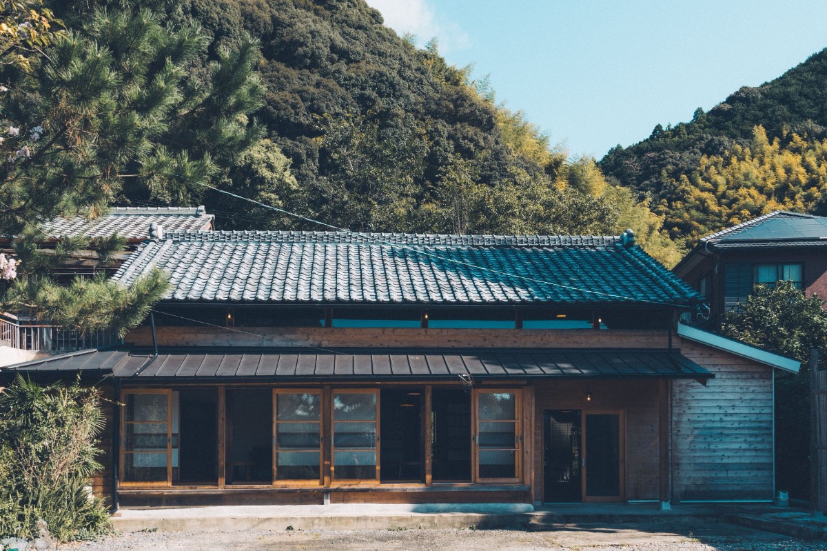 【公式】つむぎ宿 藤 - ログサウナの一棟貸切古民家宿 (静岡・藤枝)