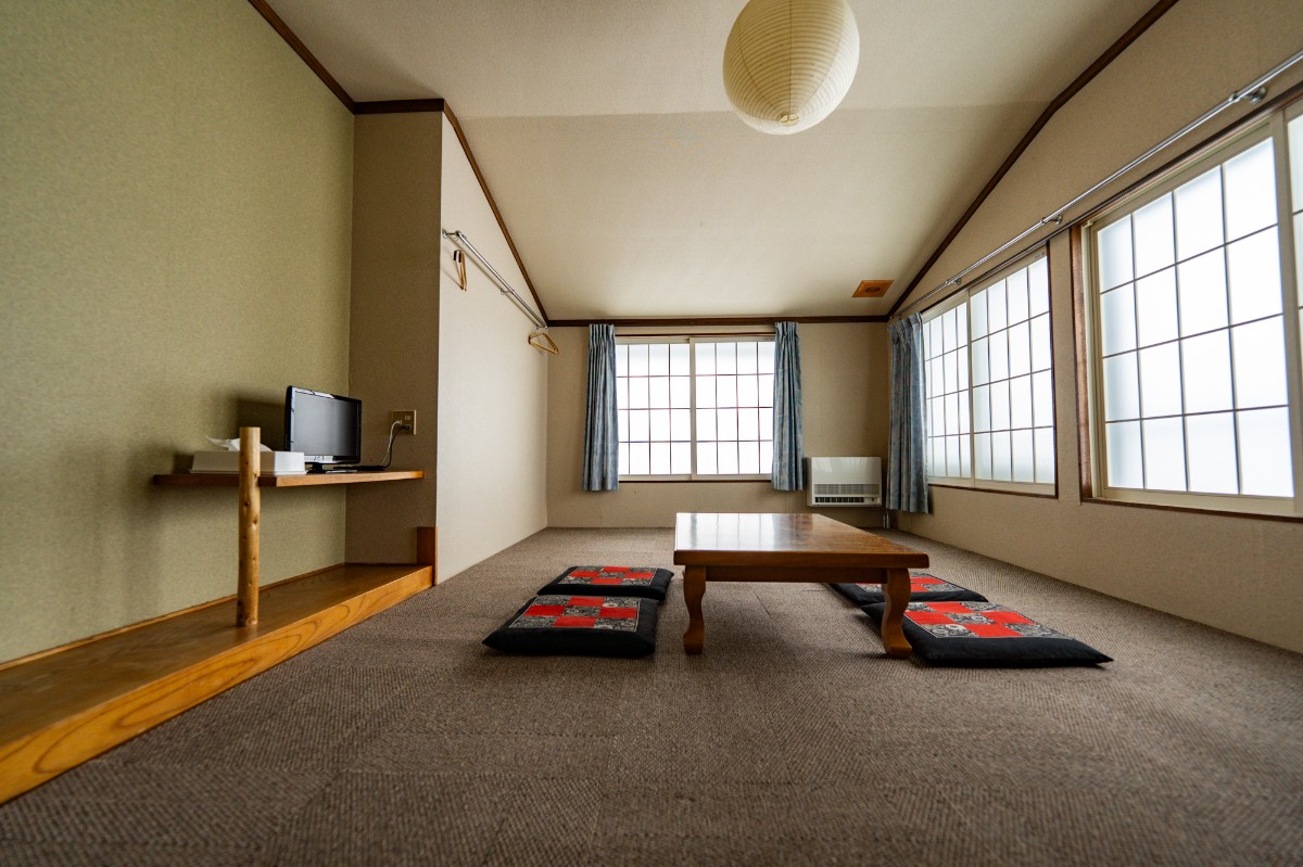 Room only – Japanese-style room with shared bath and toilet - 2