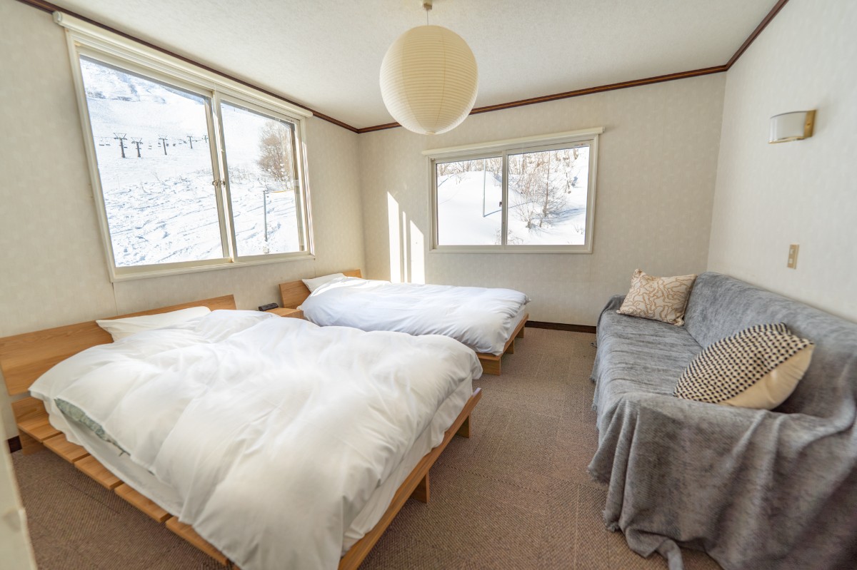Room only – Western-style room with private bath and toilet