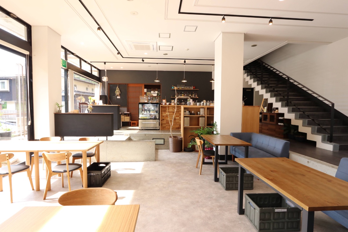 トマルカフェSANKAKU