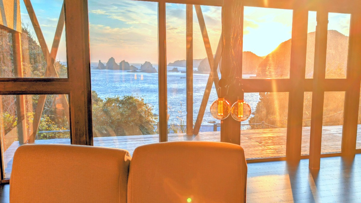 海一望 岩に落ちる夕日と満天の星空をひとり占め  - 21